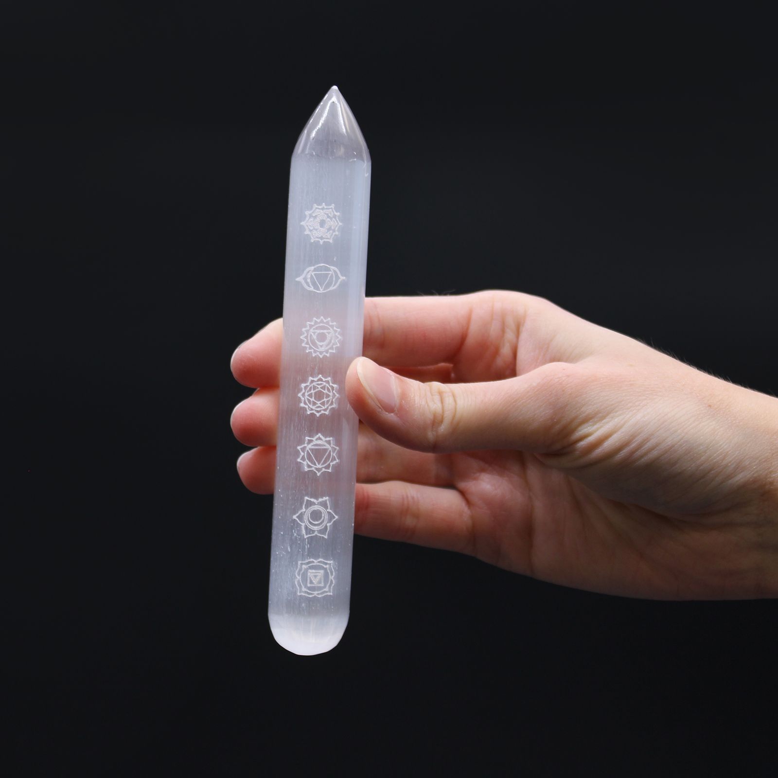 Varita Selenita - 16 cm (Punto uno Extremo) 7 Chakra