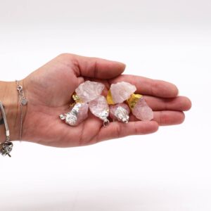 Colgantes de cuarzo rosa chapados en oro y plata (6 unidades surtidas)